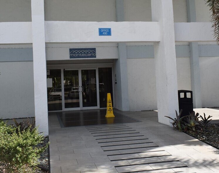 Building Photo - 488 NW 165th Street Rd