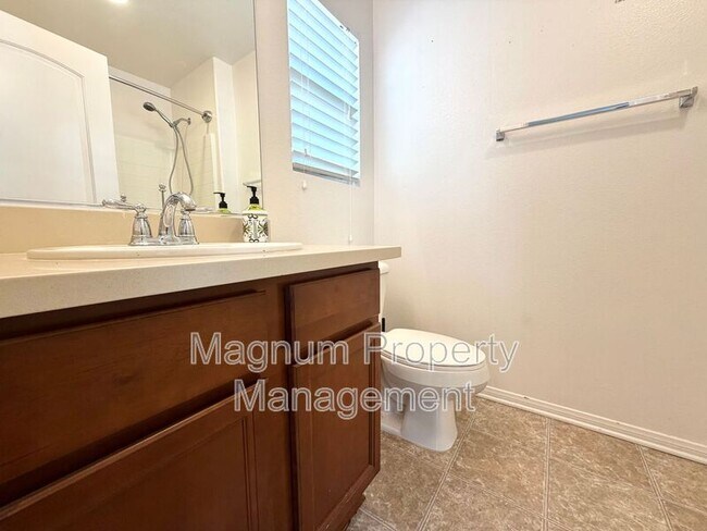 Building Photo - 37390 Paseo Violeta