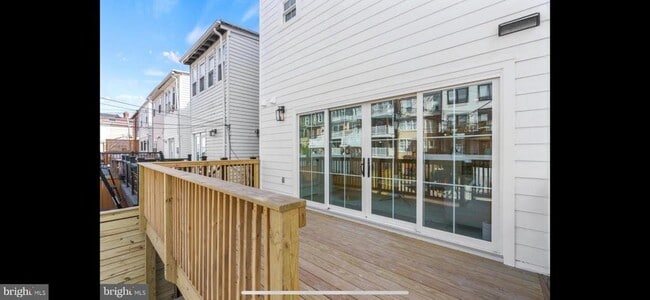 Building Photo - 625 Quebec Place NW