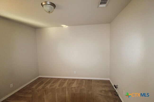 Building Photo - 3003 Tarrant County Dr