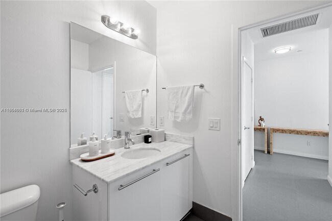 Building Photo - 888 Biscayne Blvd