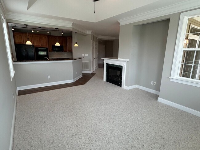 Building Photo - 2 Bedroom | 2 Bathroom Corner Unit Townhom...