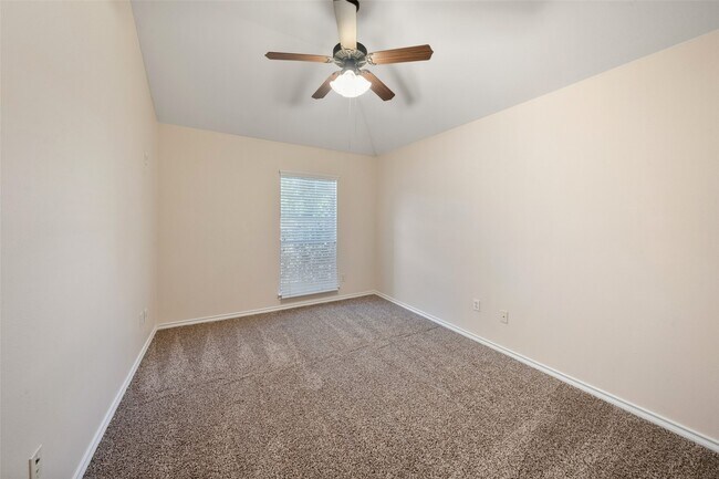 Building Photo - 9307 Sunlit Park Dr