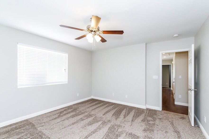 Building Photo - 977 Alfonso Ave