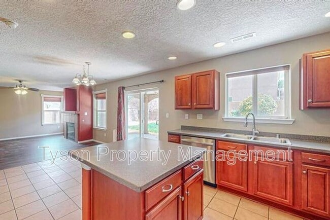 Building Photo - 10228 Nacimiento St NW