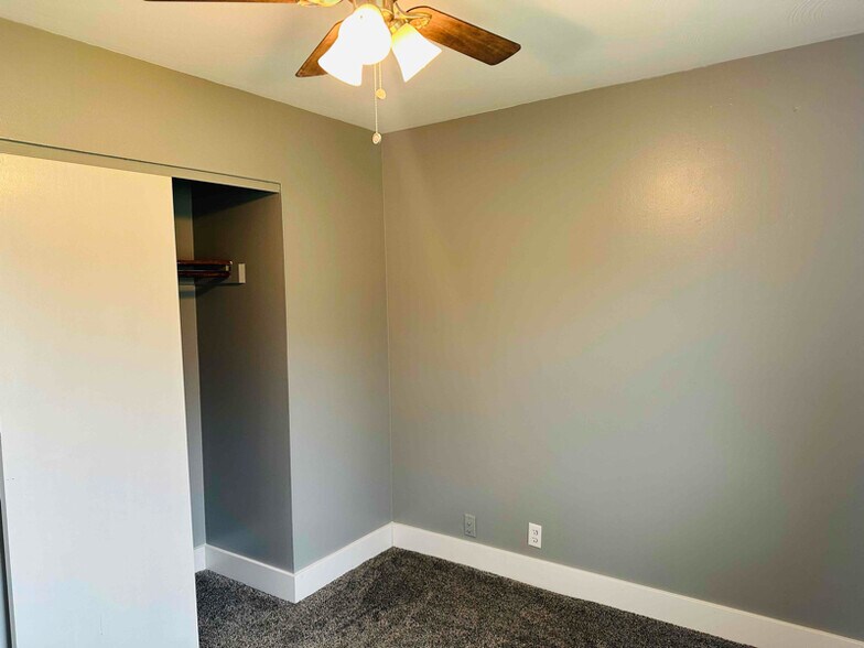 Building Photo - 37 Twinbrook Ct