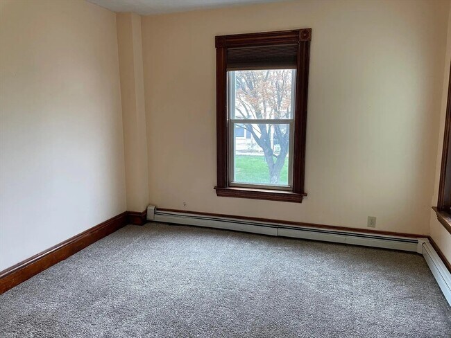 Building Photo - 61 Cushing St