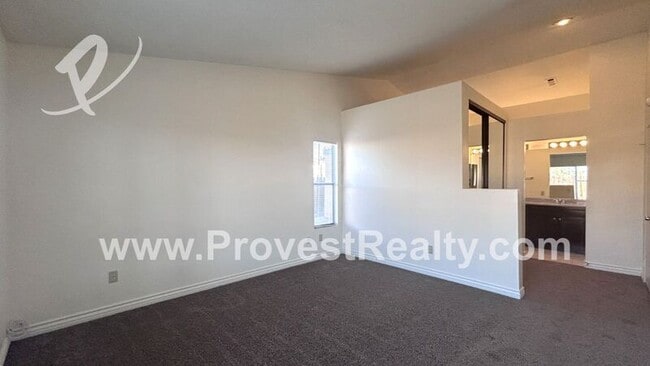 Building Photo - 16400 Nuevo Rd