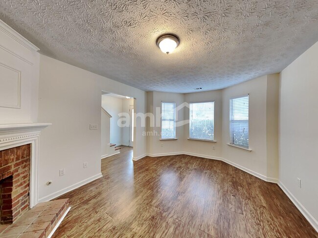 Building Photo - 1752 Chanson Pl NE