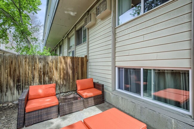 Building Photo - Central 1 BDR / 1 BA Condo in Boulder