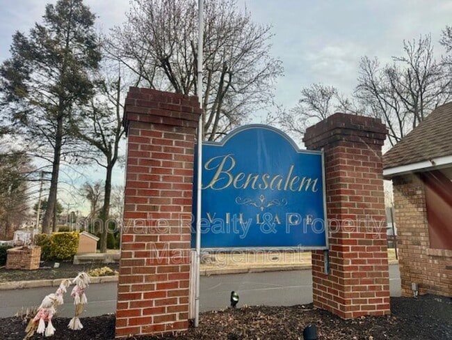 Building Photo - 584 Mount Vernon Cir