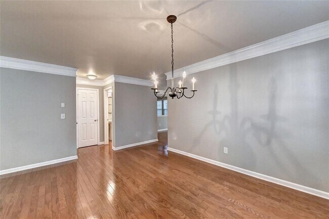 Building Photo - 3070 Centerglen Ln