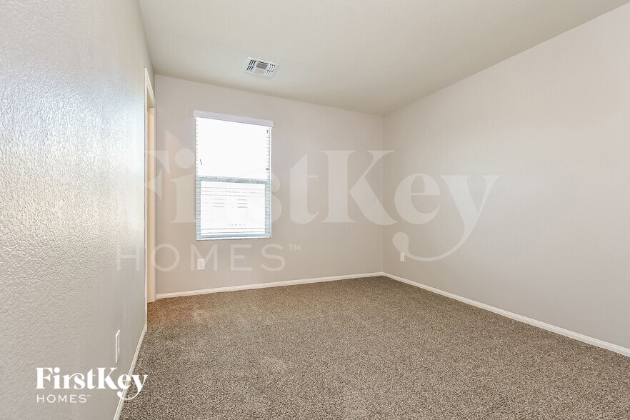 Building Photo - 1106 E Dorrell Ln