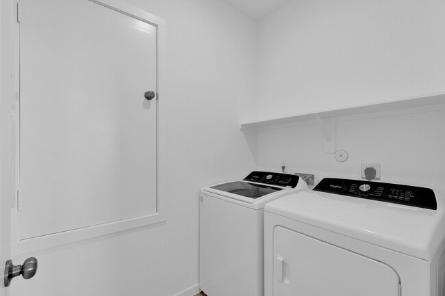 Building Photo - 319 Bismuth Dr