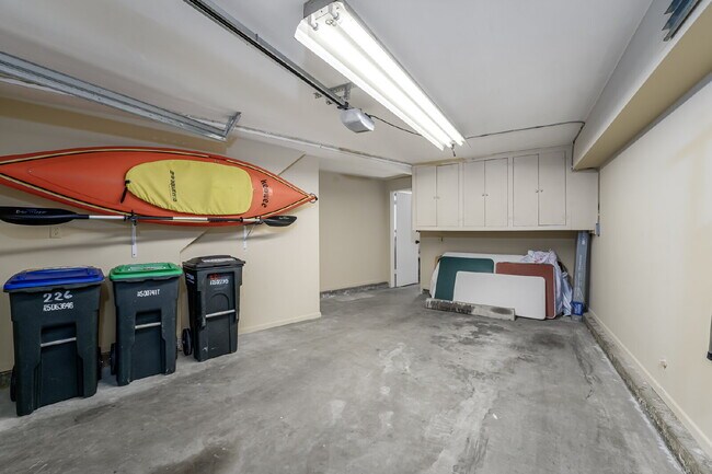 Building Photo - "Charming Furnished Retreat: Classic Cozy ...