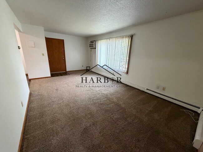 Building Photo - Cute and Cozy 1 Bedroom
