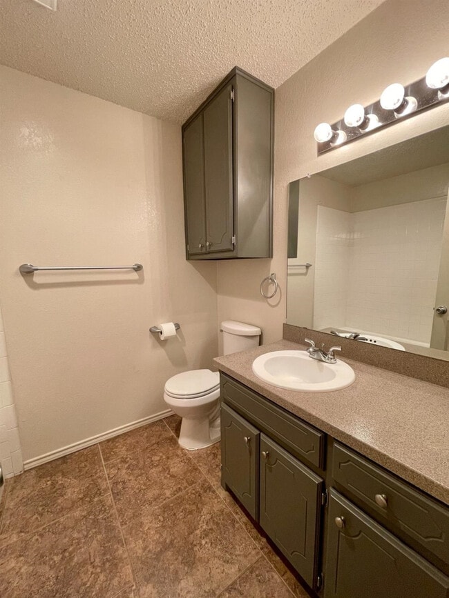 Building Photo - 9717 Blandon Ave