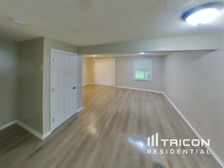 Building Photo - 1650 Elkwood Ct