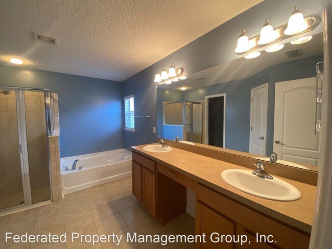 Building Photo - 6942 Southern Oaks Dr W