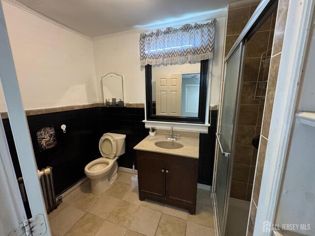 Building Photo - 379 Market St