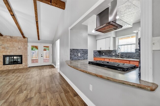 Building Photo - 19818 Packwood Dr