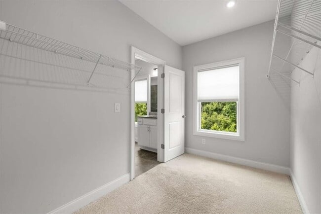 Building Photo - 6320 Halcyon Garden Dr