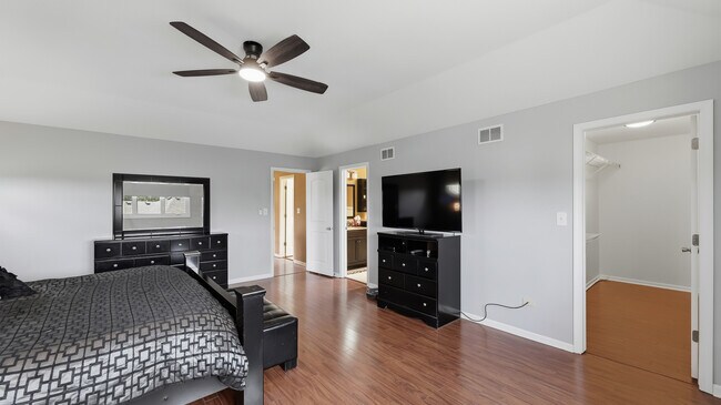 Building Photo - 19211 Brompton Ct