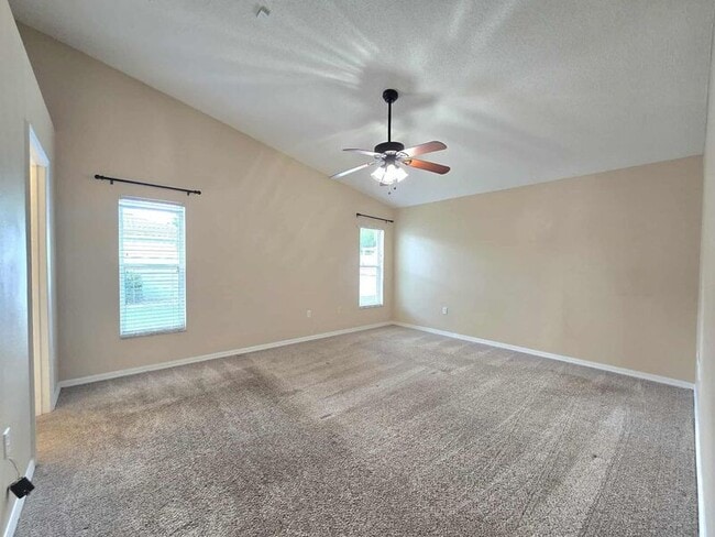 Building Photo - 696 Jessanda Cir