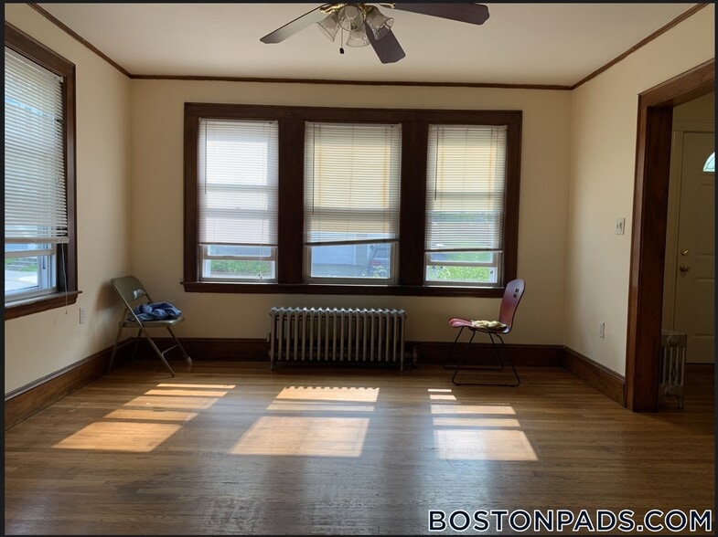 Building Photo - 178 Calumet St