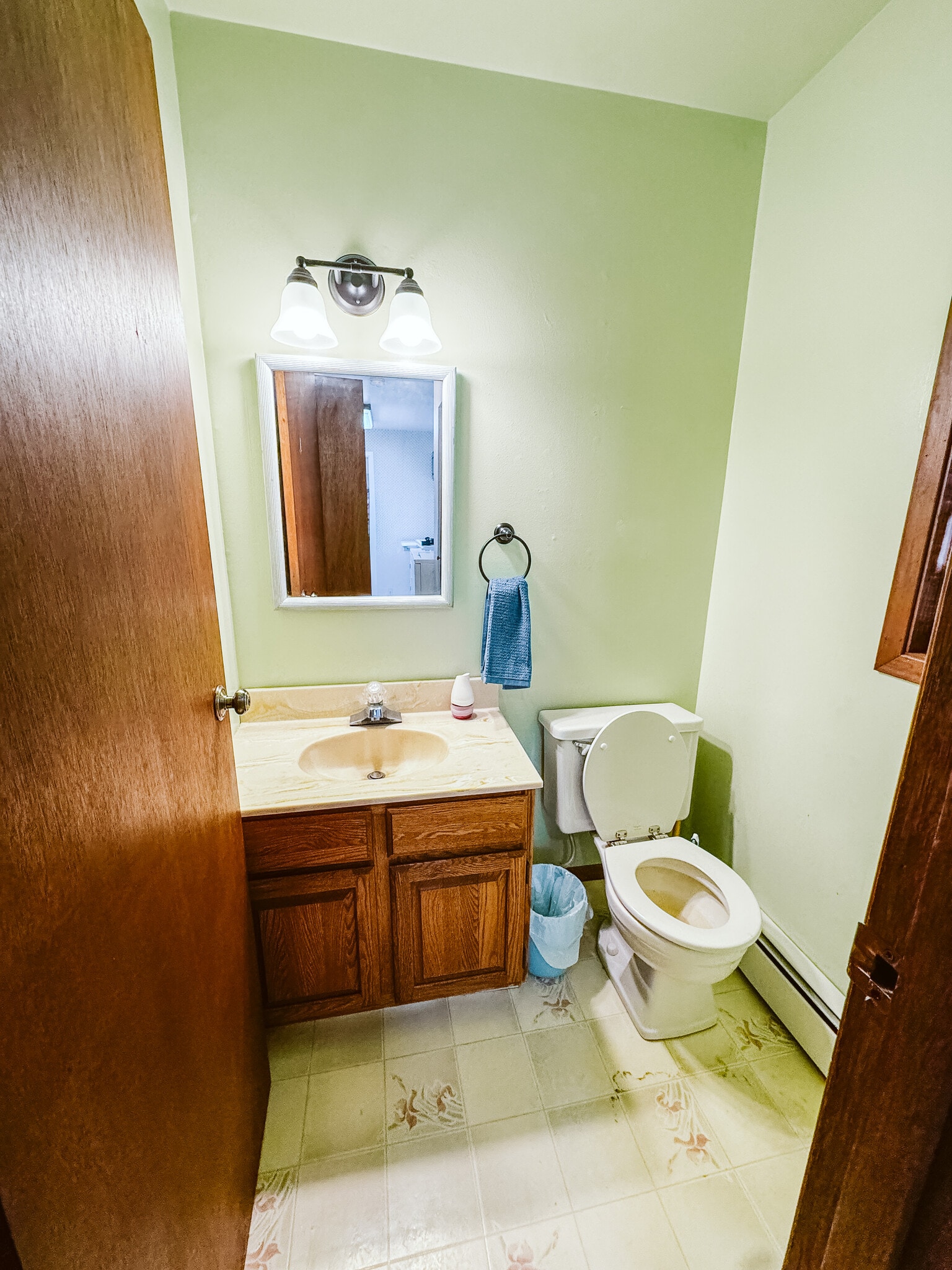 Half bath - 37041 Rafie St