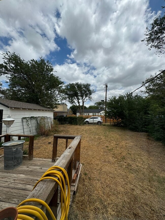 Building Photo - Adorable 2/1/1 CH/A updated!!! walking dis...