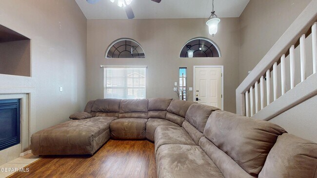 Building Photo - 10803 Elise St