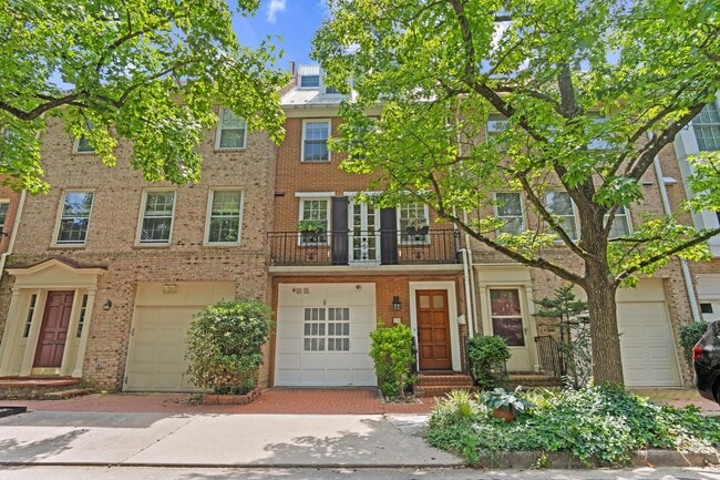 Primary Photo - 106 Princess St
