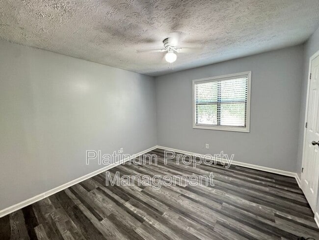 Building Photo - 4798 Rock Island Ln NW