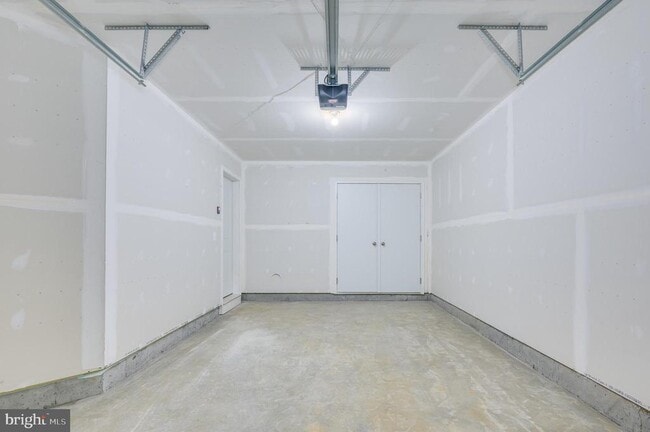 Building Photo - 450 Seeback Dr