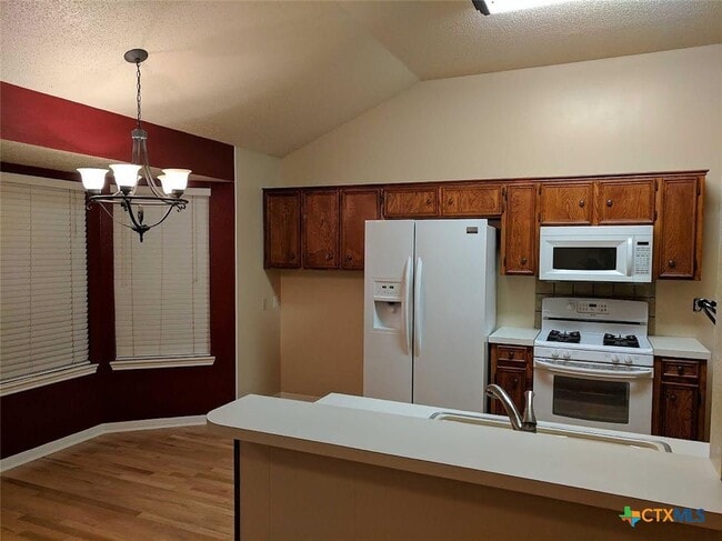 Building Photo - 1502 Stratford Dr