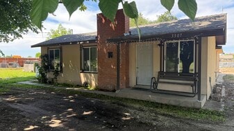 Building Photo - 3307 Minniear Ave