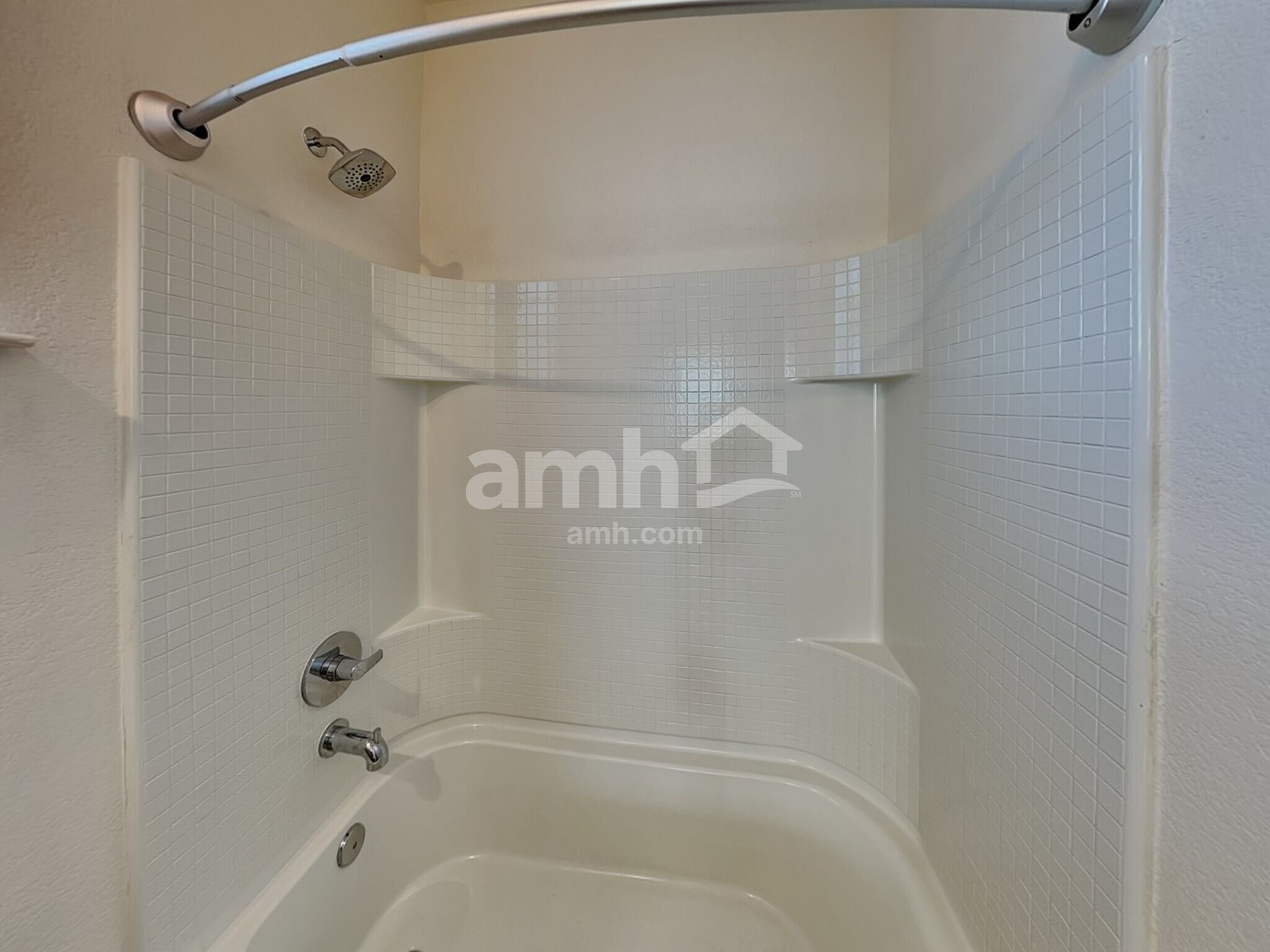 Building Photo - 2722 Lillybrook Ln