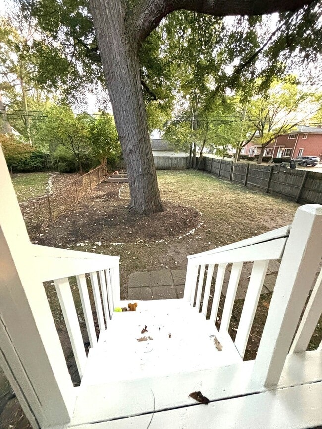 Building Photo - 436 E Cambourne St