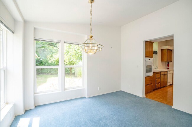 Building Photo - 3-Bedroom Gig Harbor Retreat with Private Setting and Modern Comforts