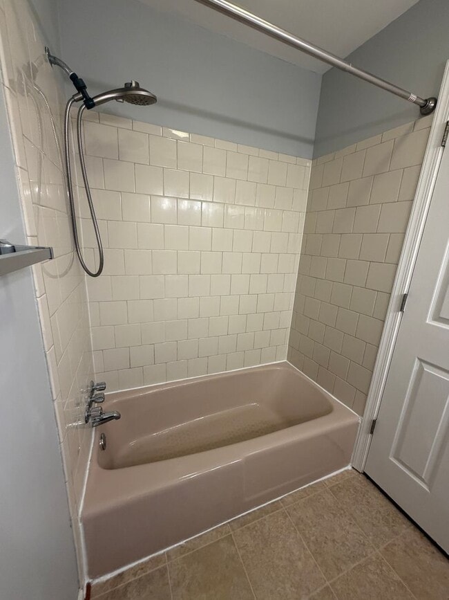 Building Photo - Adorable Rancher