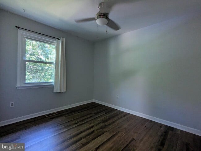 Building Photo - 3813 Oak St