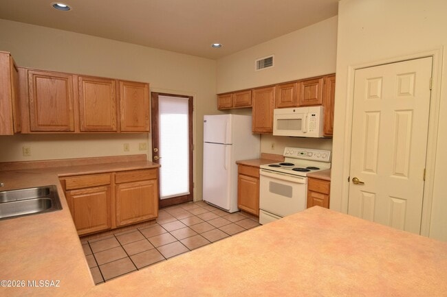 Building Photo - 2934 N Cardell Cir