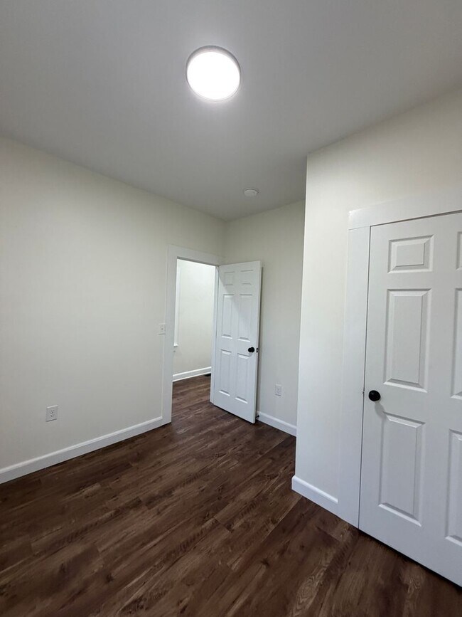 Building Photo - 415 Hanford St