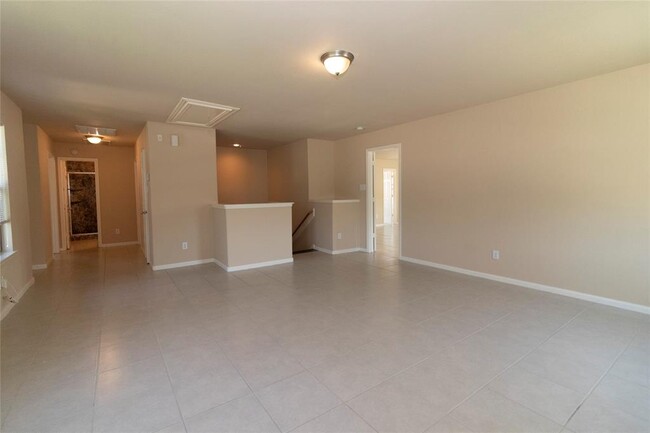 Building Photo - 2202 Crossmill Ln