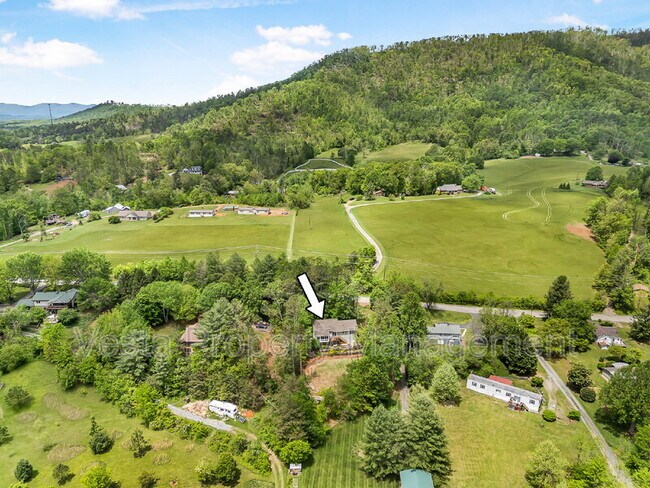 Building Photo - 857 Reems Creek Rd