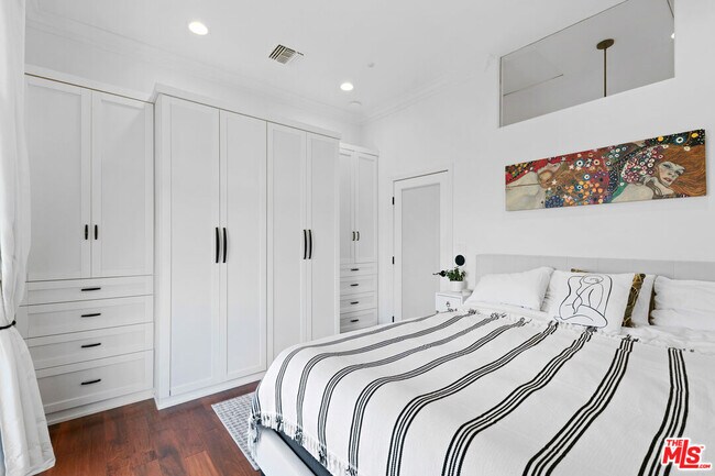 Building Photo - 26600 Ocean View Dr
