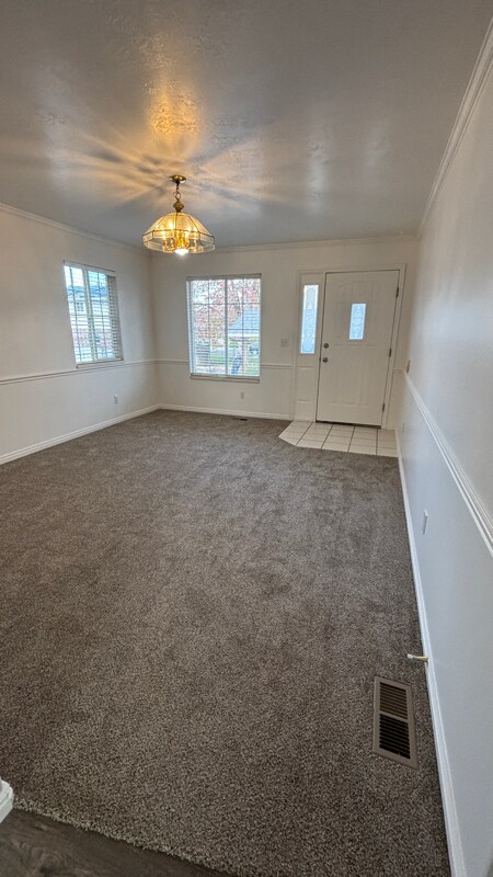 Building Photo - 631 W 20 N