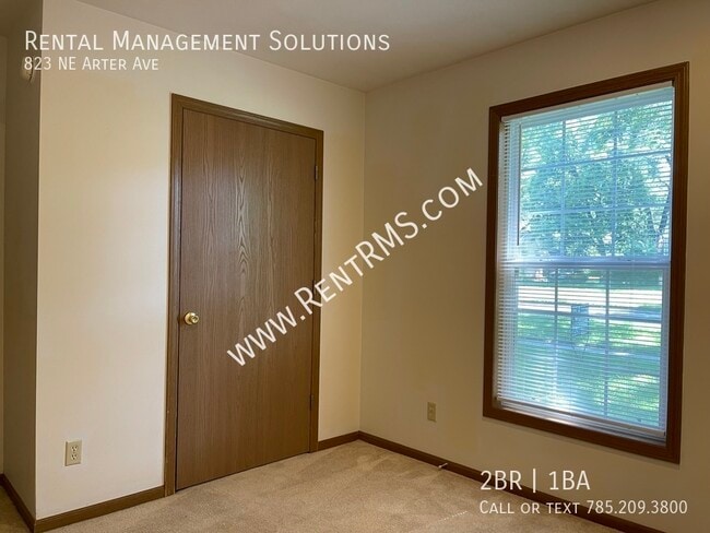 Building Photo - 823 NE Arter Ave