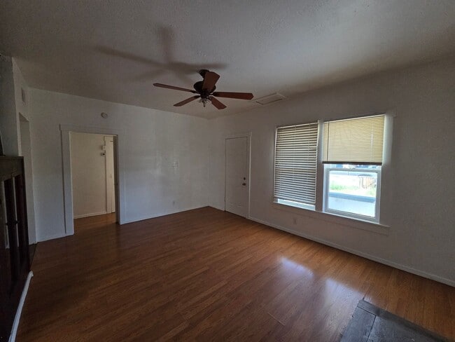 Building Photo - Phoenix 3 Bed/2 Bath